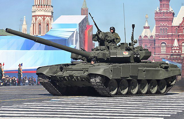 Russian tanks head for Ukraine
